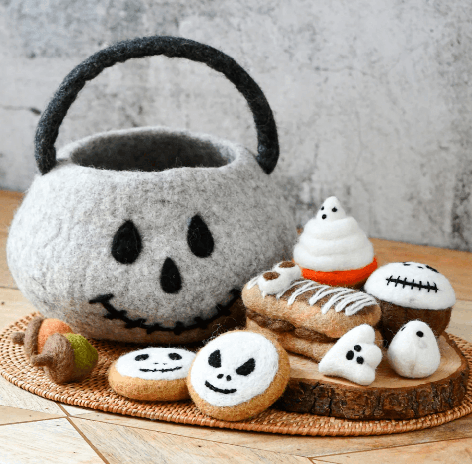 Felt Spooky Ghost Pumpkin Grazing Set