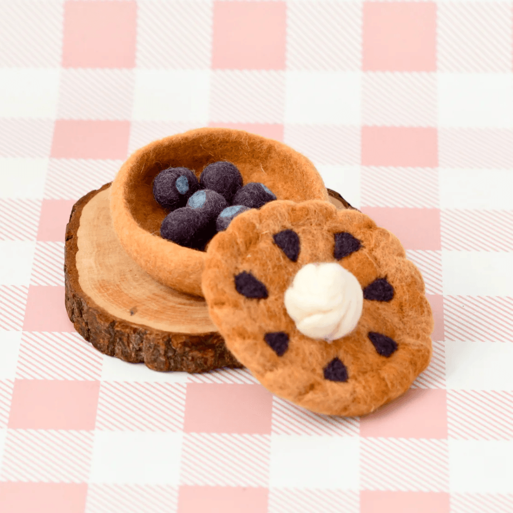 Tara Treasures // Felt Blueberry Pie Play Food Set