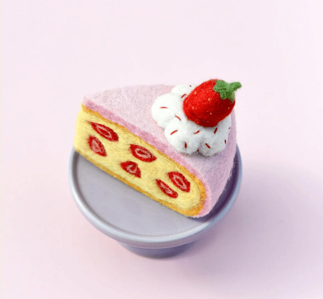 Tara Treasures // Felt Strawberry Torte Slice