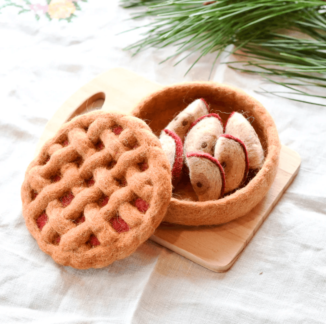 Tara Treasures // Felt Apple Pie Play Food Set